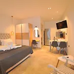 Hill Apartman Pélekasz